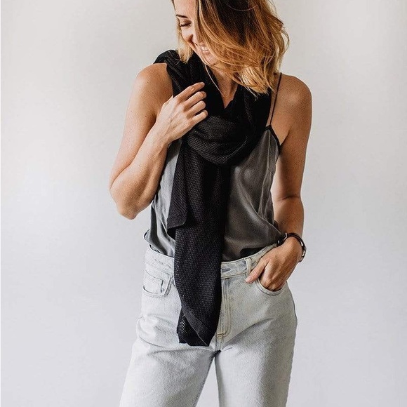 Maternity Nursing Cocoon by We Are Amma in BLACK - Picture 2 of 7